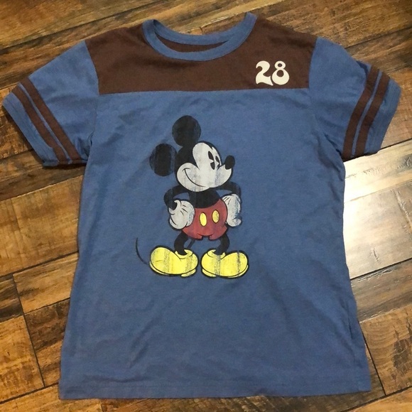 Disneyland resort Mickey shirt - Picture 1 of 7